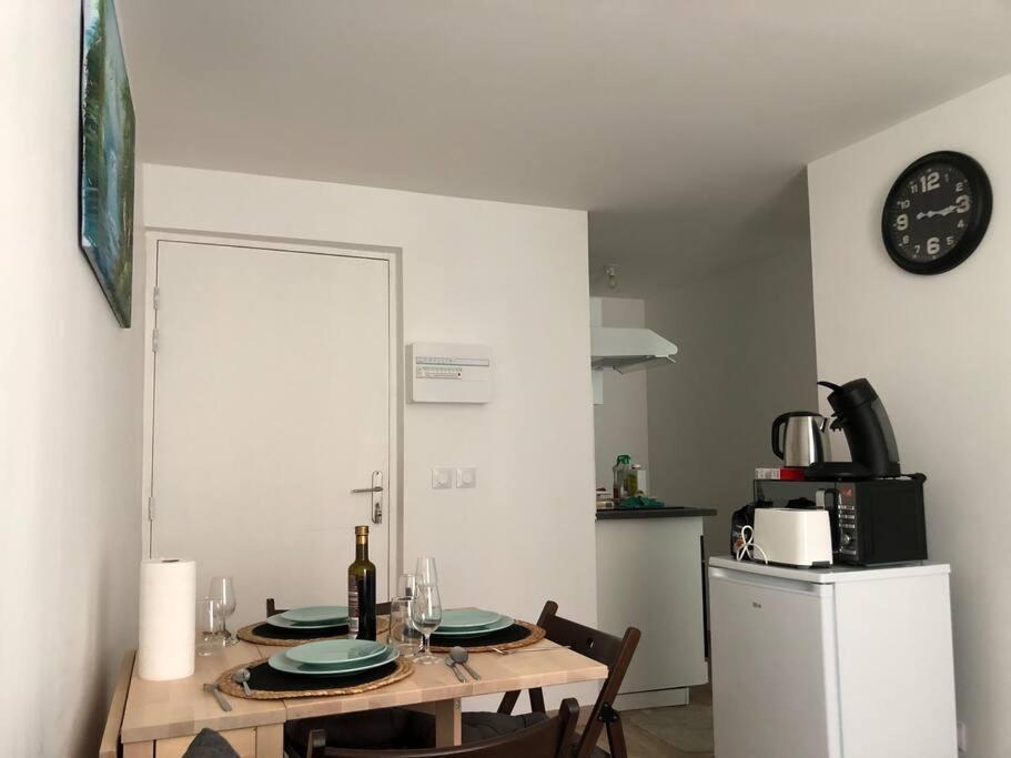 Superbe Appartement Meuble Refait A Neuf Tricastin Pierrelatte Exterior photo
